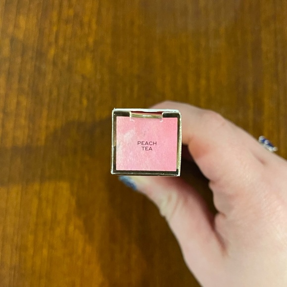 Dominique Cosmetics lip gloss - Picture 3 of 3